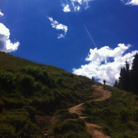 926249_813568021989692_1744712330_n